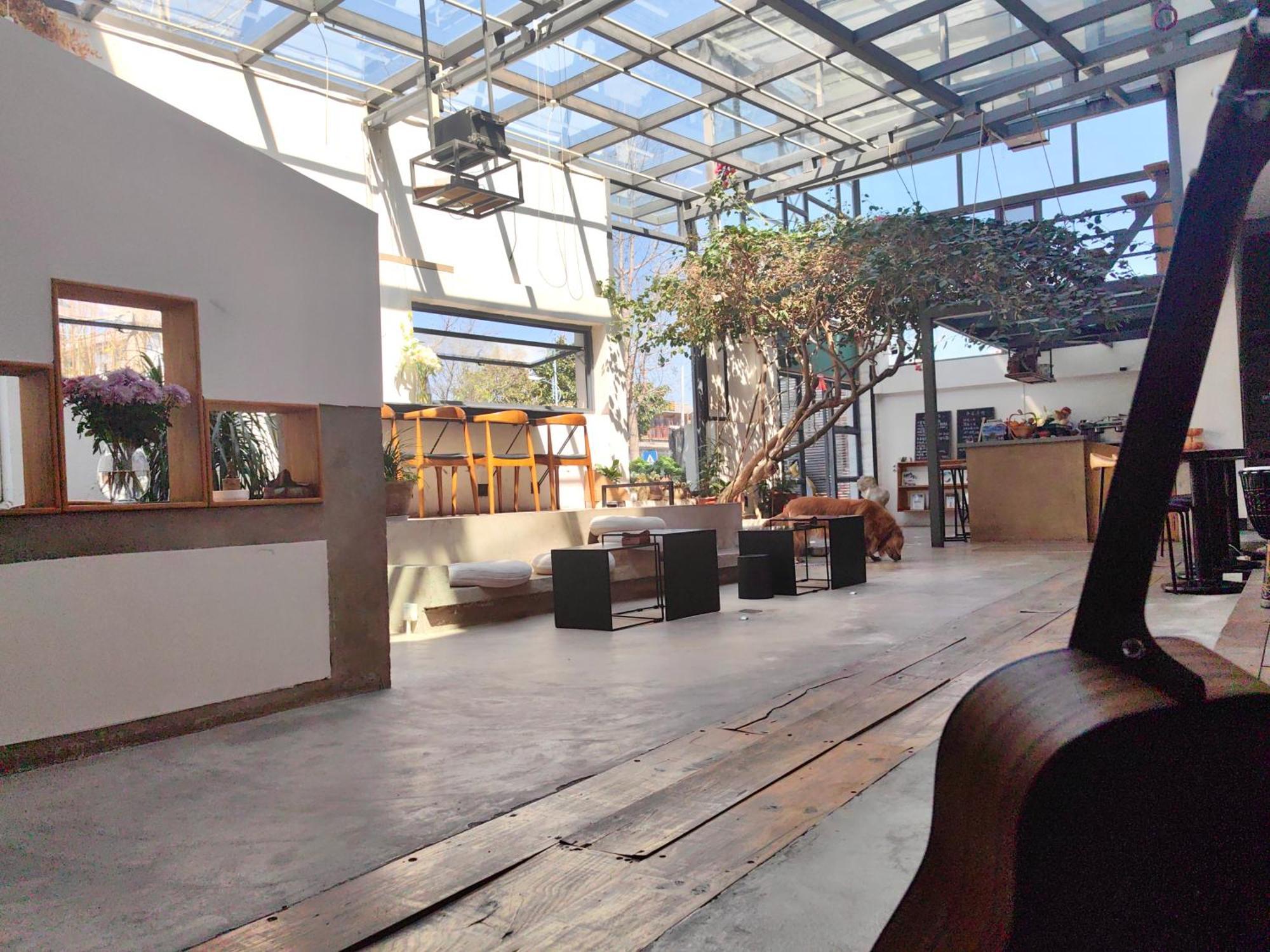 Dali Loft Travelling With Hostel Экстерьер фото