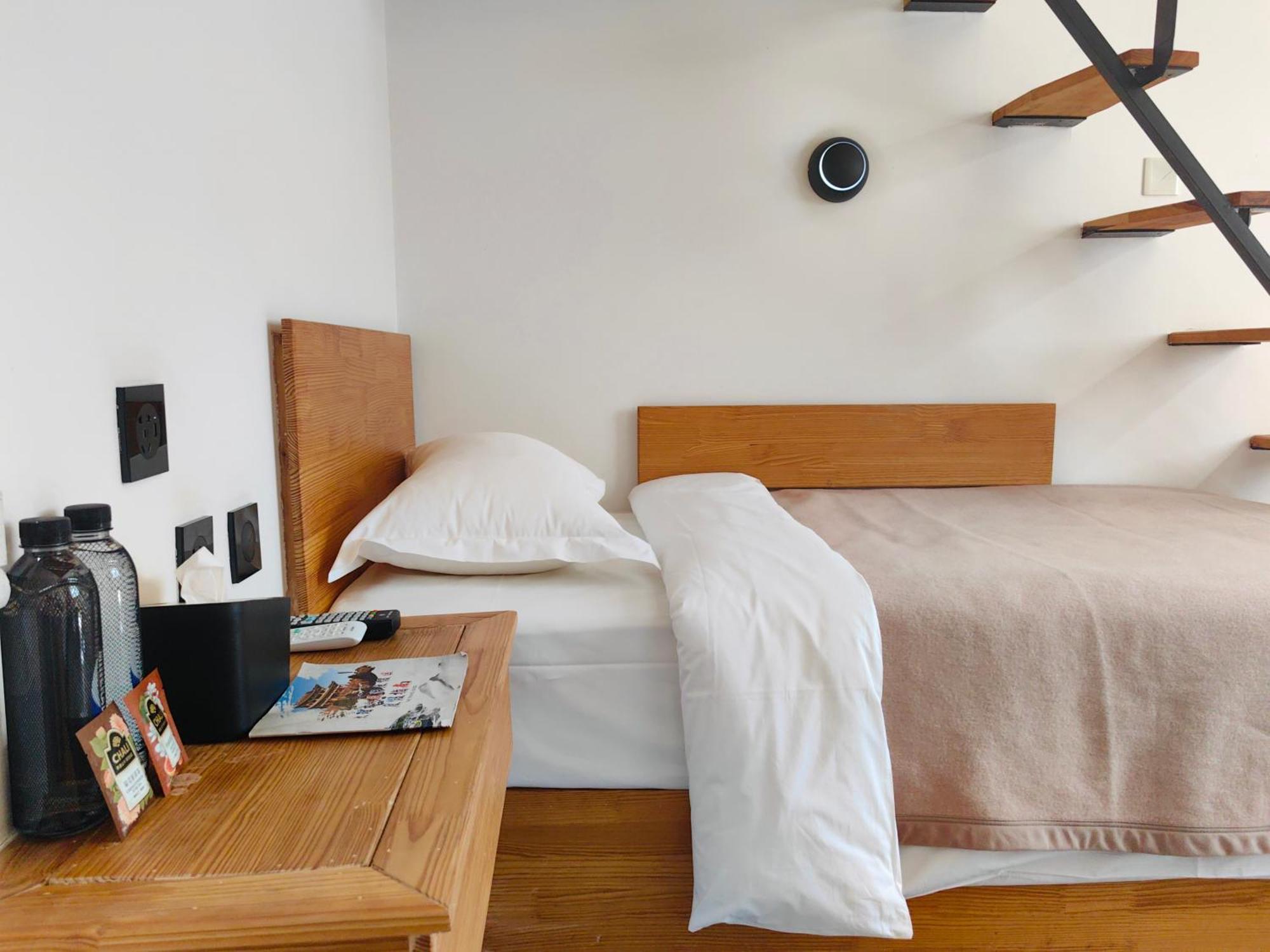 Dali Loft Travelling With Hostel Экстерьер фото