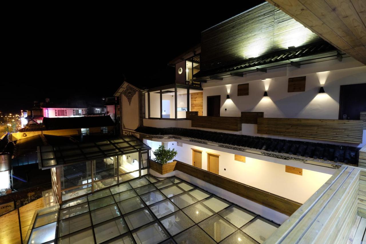 Dali Loft Travelling With Hostel Экстерьер фото