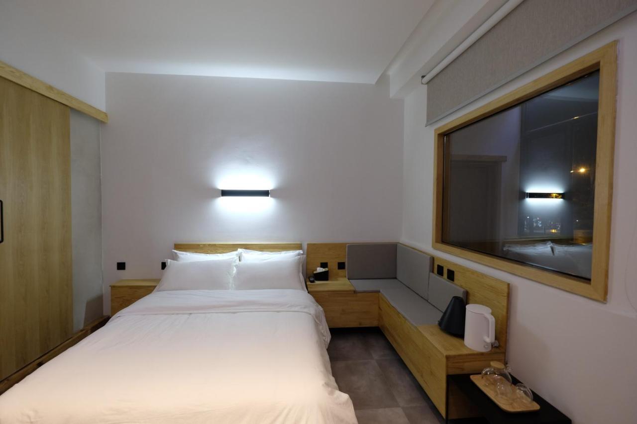 Dali Loft Travelling With Hostel Экстерьер фото