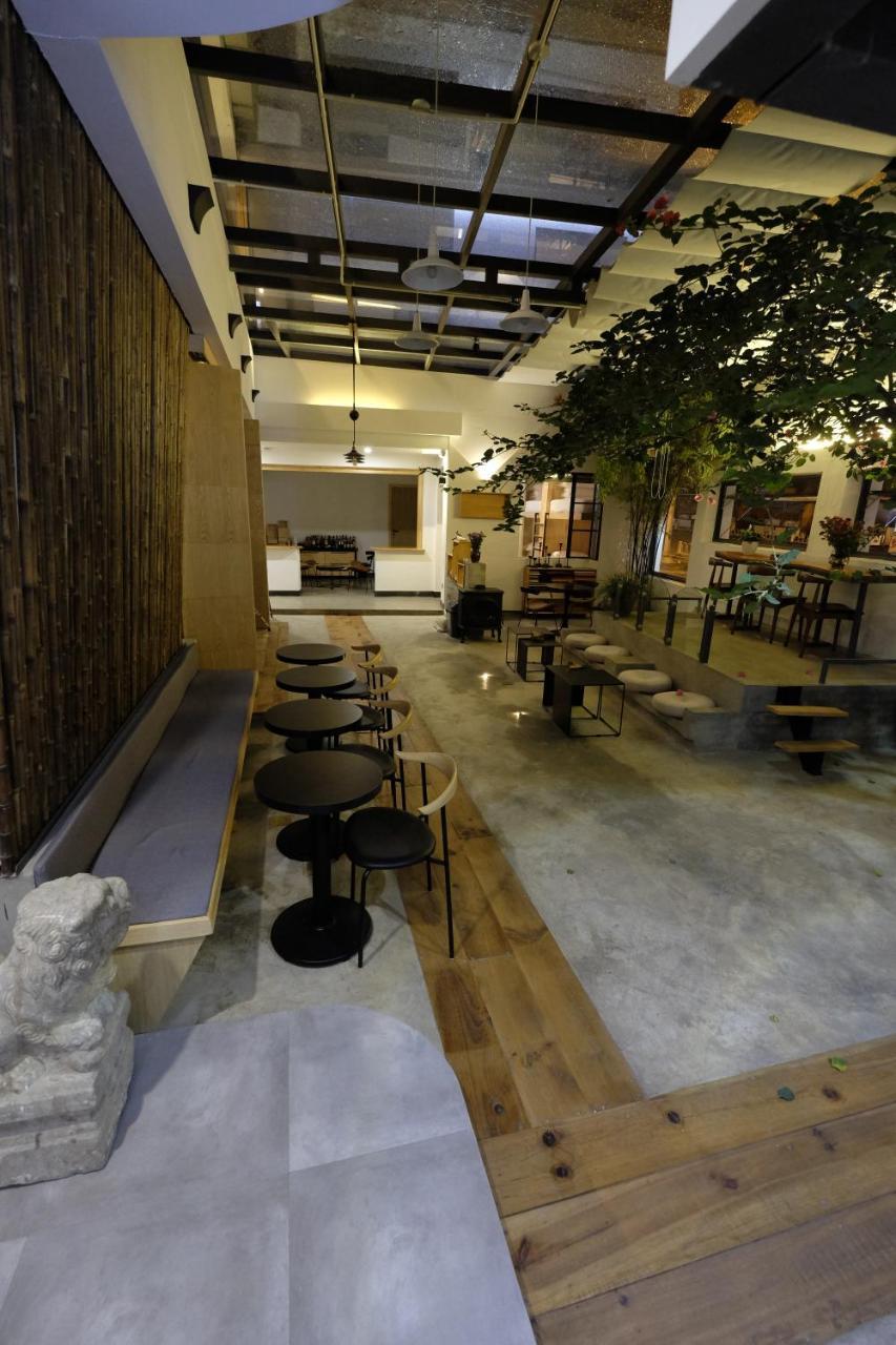 Dali Loft Travelling With Hostel Экстерьер фото