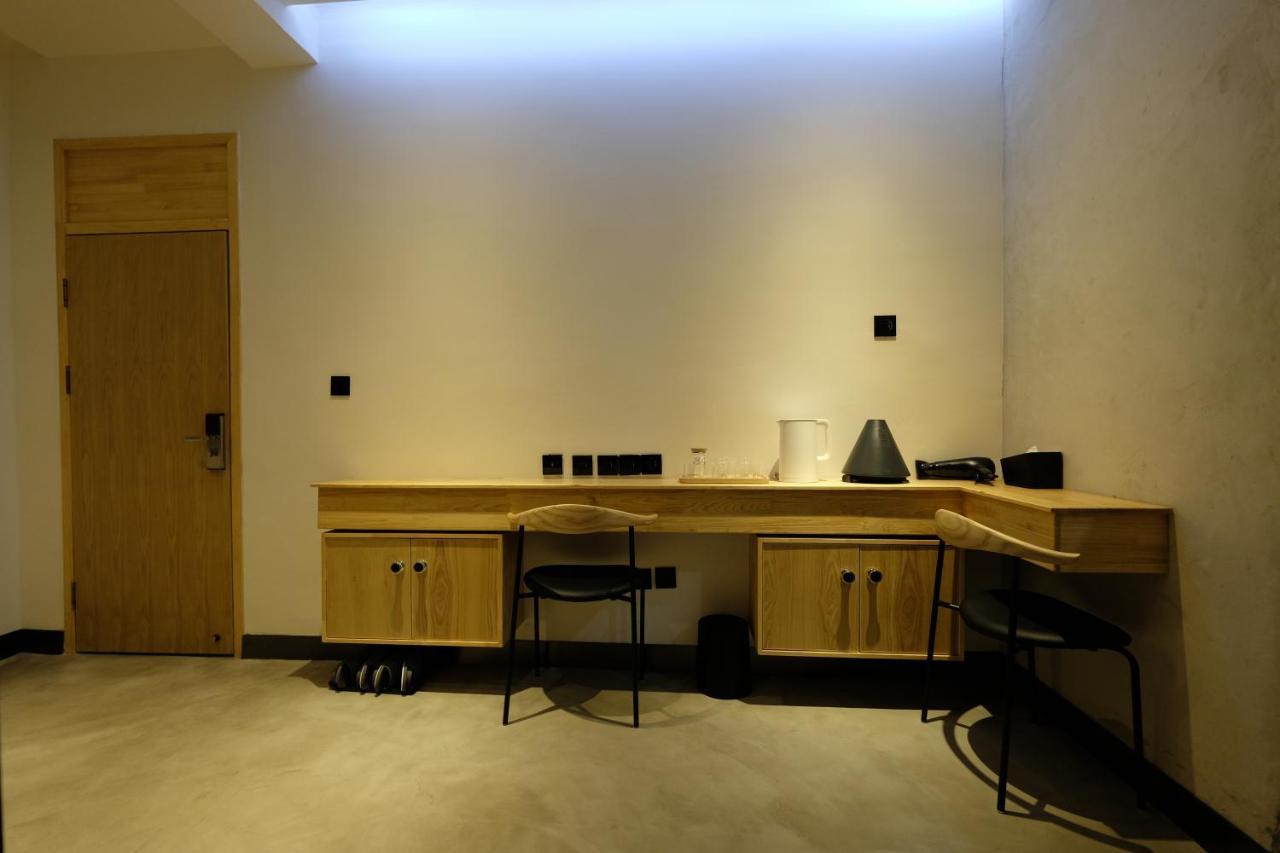 Dali Loft Travelling With Hostel Экстерьер фото